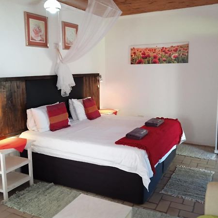 Geckos B&B And Self-Catering Coffee Bay Exterior foto
