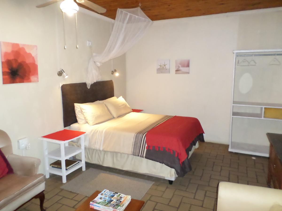 Geckos B&B And Self-Catering Coffee Bay Exterior foto